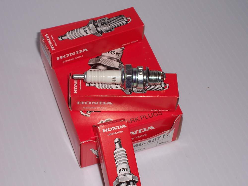 New NGK spark plug Honda ATC90 70-78 D8HA